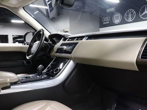 Used 2019 Land Rover Range Rover Sport HSE AWD/4WD image 28