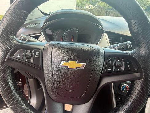 Used 2020 Chevrolet Trax LS w/ Tint and Cruise Package FWD image 18