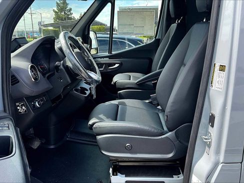New 2025 Mercedes-Benz Sprinter 2500 image 9