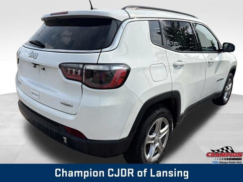 Used 2024 Jeep Compass Latitude AWD/4WD image 8