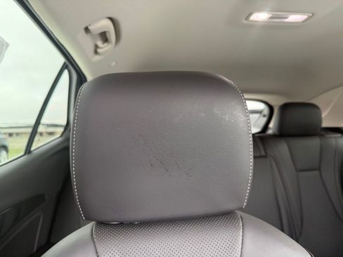 Used 2023 Buick Envision Essence image 33