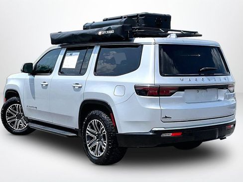 Used 2022 Jeep Wagoneer Series III w/ Flexible Seating Group RWD image 5
