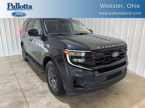 Certified 2025 Ford Expedition Active AWD/4WD image 1