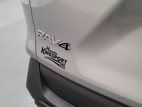 Used 2024 Toyota RAV4 XLE AWD/4WD image 36