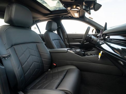 New 2026 BMW 530i xDrive w/ M Sport Package image 15