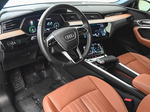 Used 2024 Audi Q8 e-tron Premium Plus w/ Premium Plus Package image 14