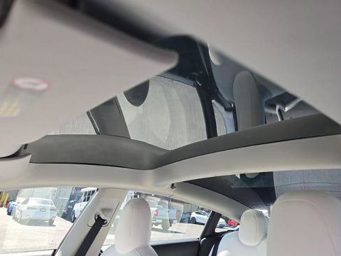 Used 2022 Tesla Model 3 Long Range AWD/4WD image 6