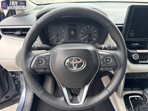 Used 2024 Toyota Corolla Cross LE FWD image 16