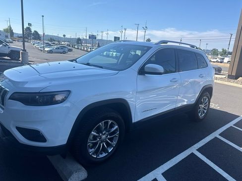 Used 2021 Jeep Cherokee Latitude Plus w/ Sun & Sound Group AWD/4WD image 7