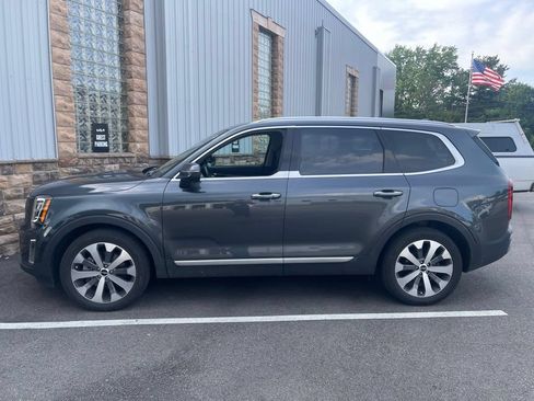 Certified 2022 Kia Telluride S AWD/4WD image 3