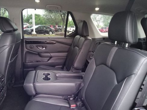 Used 2024 Honda Pilot EX-L image 11