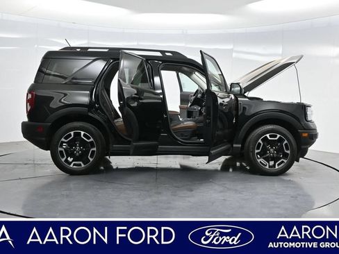 Used 2023 Ford Bronco Sport Outer Banks w/ Tech Package AWD/4WD image 3