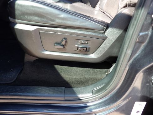 Used 2015 RAM 1500 Laramie w/ Convenience Group AWD/4WD image 15