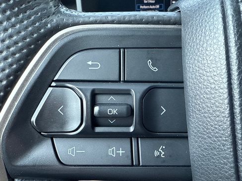Used 2025 Toyota Tundra Limited AWD/4WD image 28