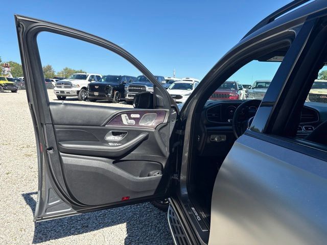 Used 2023 Mercedes-Benz GLS 63 AMG 4MATIC image 22