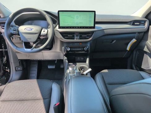 New 2025 Ford Escape SE image 18