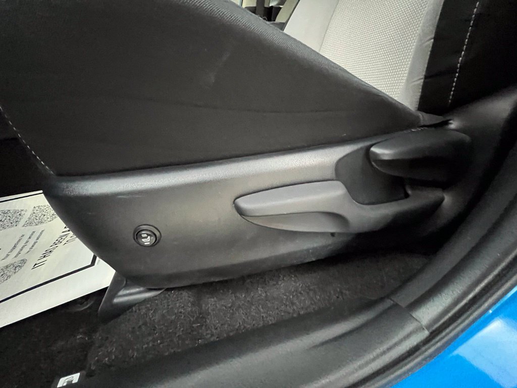 Used 2017 Toyota RAV4 XLE AWD/4WD image 27