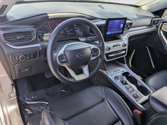 Used 2023 Ford Explorer XLT w/ Equipment Group 202A AWD/4WD image 10