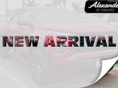 Used 2023 GMC Canyon Elevation w/ Trailering Package