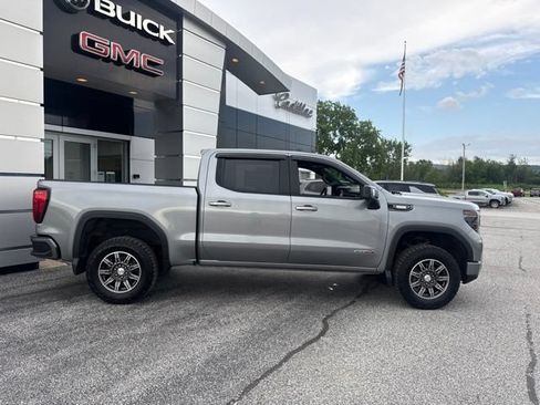 Used 2024 GMC Sierra 1500 AT4 w/ AT4 Preferred Package AWD/4WD image 8