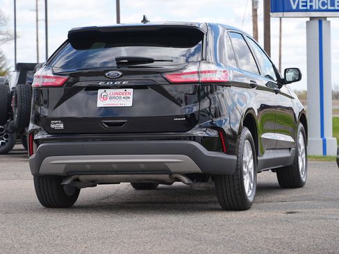 Used 2024 Ford Edge SEL w/ Convenience Package AWD/4WD image 3