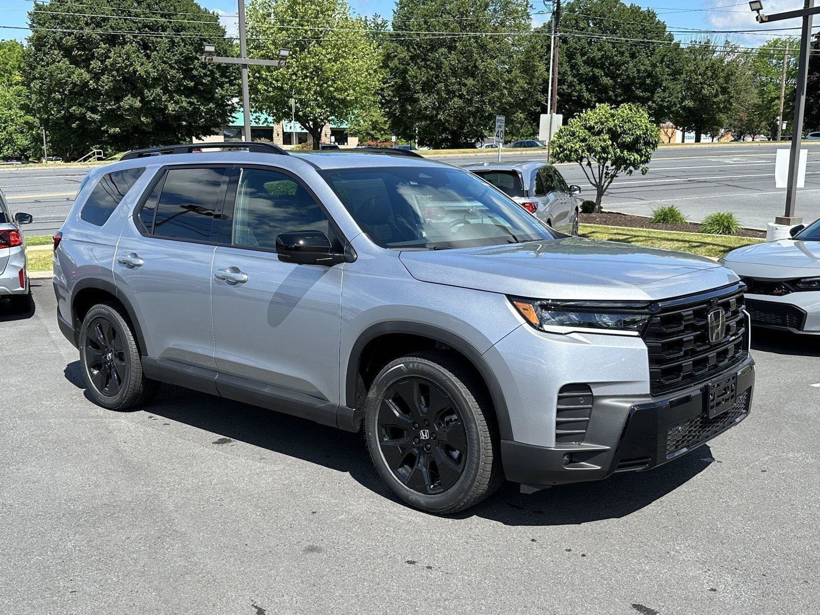 New 2026 Honda Pilot Black Edition image 2