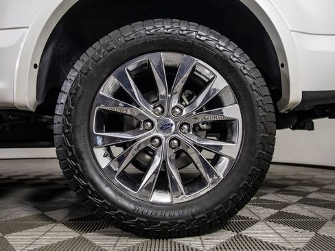 Used 2016 Ford F150 Lariat w/ Equipment Group 502A Luxury AWD/4WD image 40