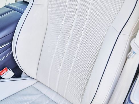 Used 2024 Bentley Flying Spur V8 AWD/4WD image 44