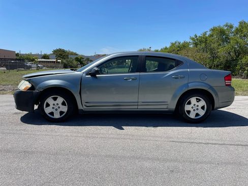 Used 2010 Dodge Avenger SXT FWD image 5