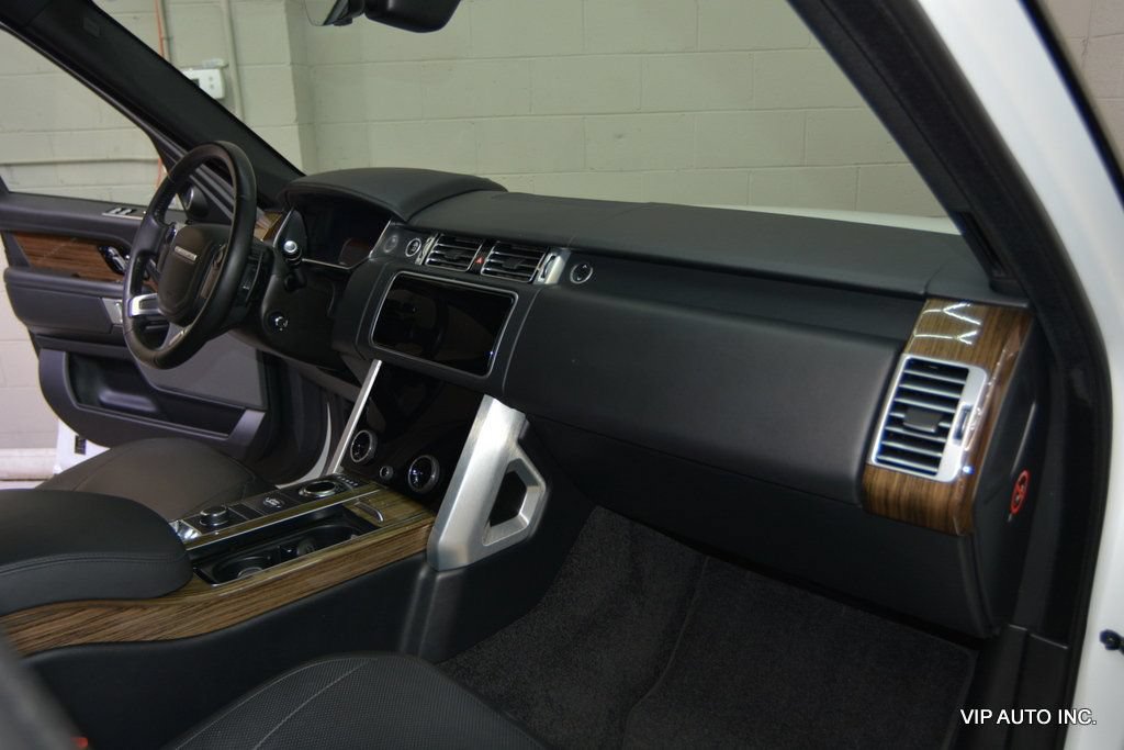 Used 2018 Land Rover Range Rover HSE AWD/4WD image 12