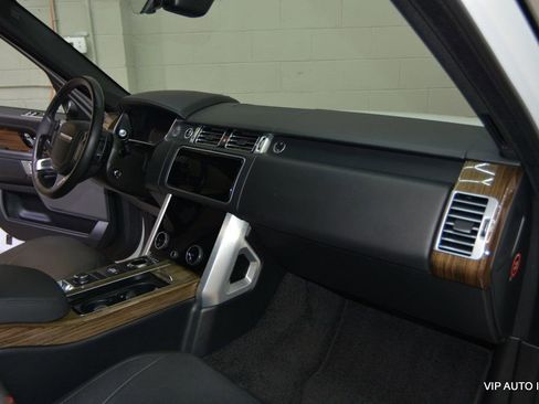 Used 2018 Land Rover Range Rover HSE image 12