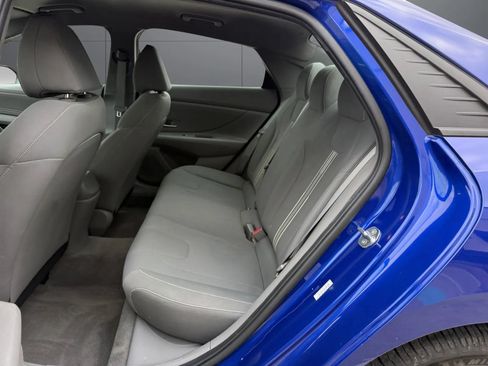 Used 2021 Hyundai Elantra SEL w/ Convenience Package FWD image 18