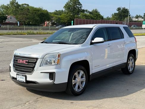 Used 2017 GMC Terrain SLE FWD image 1
