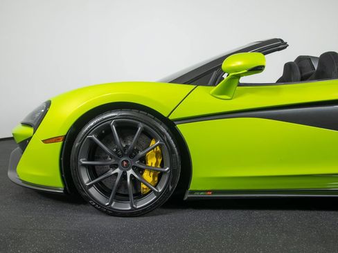 Used 2018 McLaren 570S Spider RWD image 13