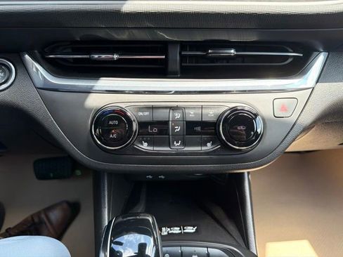 Used 2024 Buick Envista Preferred w/ Convenience I Package FWD image 22