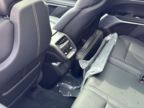 Certified 2025 Cadillac Lyriq Luxury w/ LPO, Floor Liner Package AWD/4WD image 30