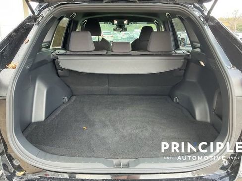 Used 2022 Toyota RAV4 SE image 12