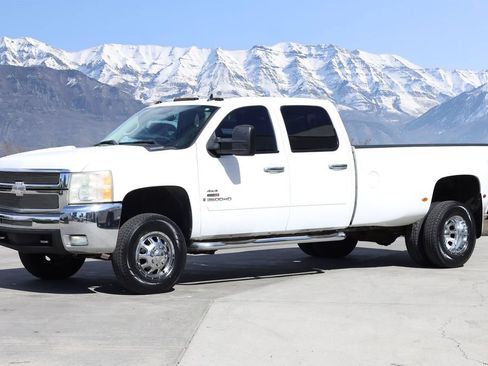 Used 2008 Chevrolet Silverado 3500 LTZ AWD/4WD image 2