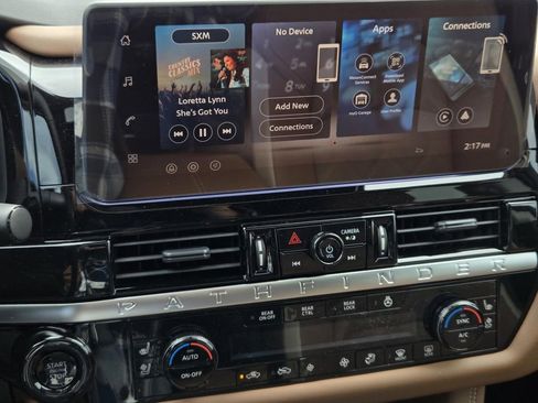 New 2026 Nissan Pathfinder Platinum image 22