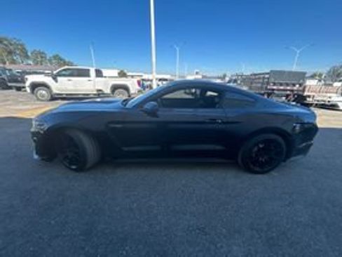 Used 2016 Ford Mustang Shelby GT350 w/ Technology Package RWD image 8