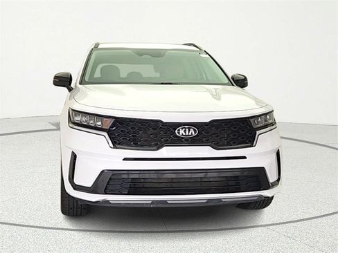 Used 2021 Kia Sorento S image 2