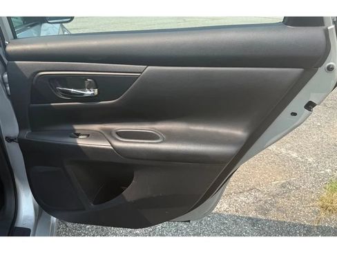 Used 2017 Nissan Altima 2.5 S w/ Power Driver Seat Package FWD image 32