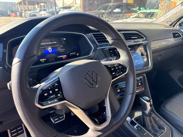 Used 2024 Volkswagen Tiguan SE R-Line FWD image 10