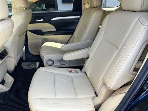 Used 2017 Toyota Highlander XLE w/ Protection Package #3 AWD/4WD image 20