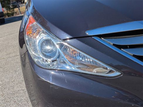 Used 2011 Hyundai Sonata Limited w/ Navigation Pkg 5 image 10