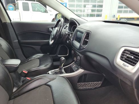 Used 2020 Jeep Compass Latitude FWD image 35