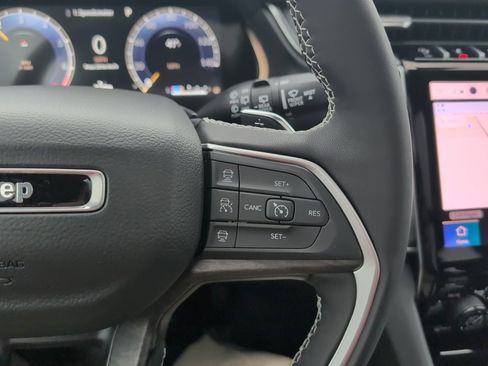 New 2025 Jeep Grand Cherokee Limited image 26