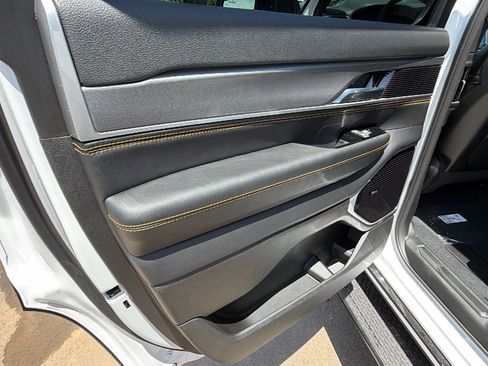 New 2026 Jeep Grand Wagoneer 4WD image 19