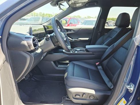New 2026 Chevrolet Equinox LT w/ Convenience Package II AWD/4WD image 8