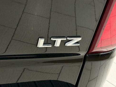 Used 2021 Chevrolet Silverado 1500 LTZ w/ LTZ Premium Package AWD/4WD image 40